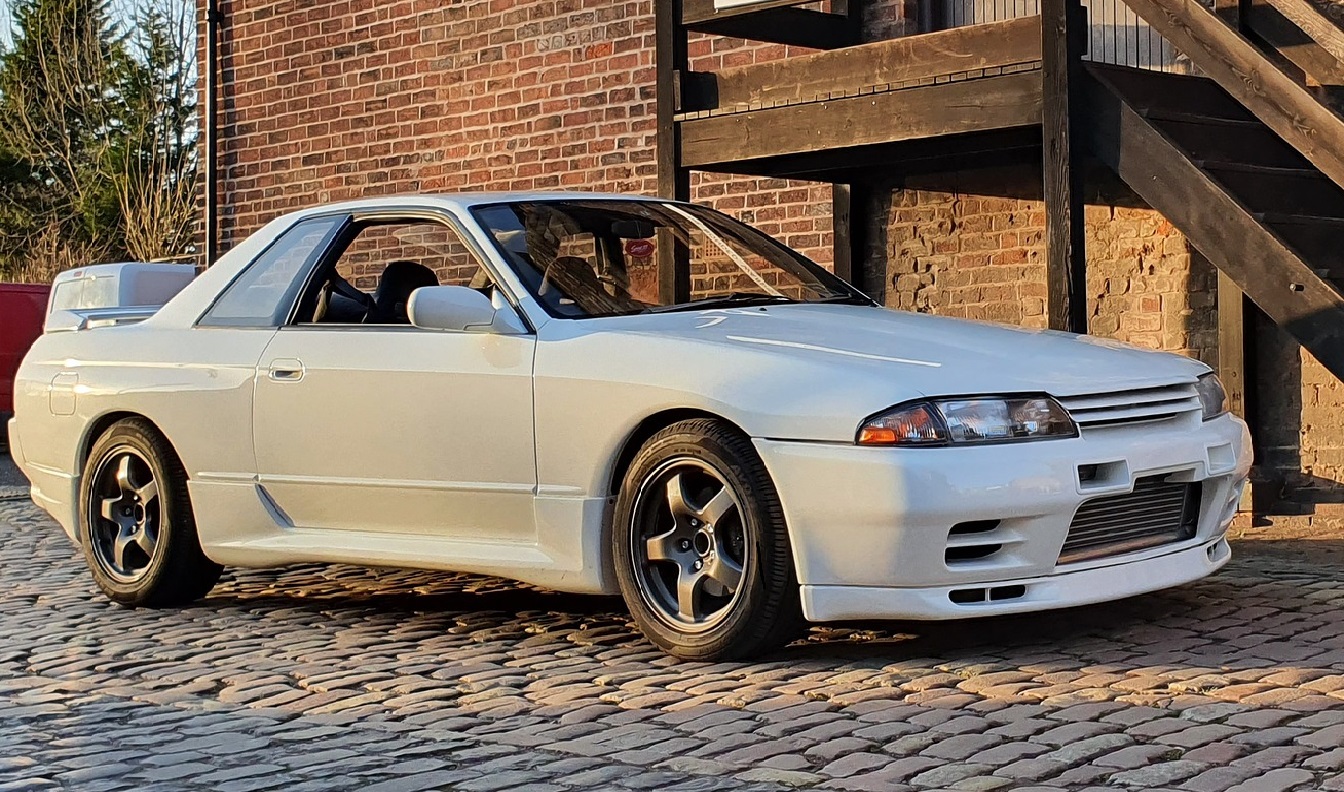 nissan-skyline-r32